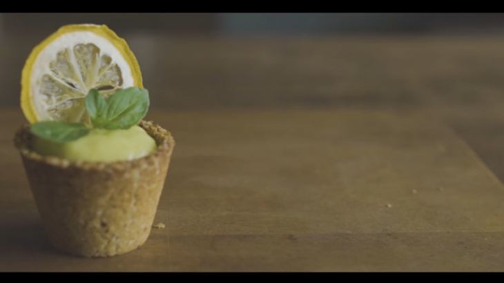 レモンブーム再来 イギリス生まれのレモンカードタルトpeaceful Cuisine 動画を画像化で ワンだふるライフ