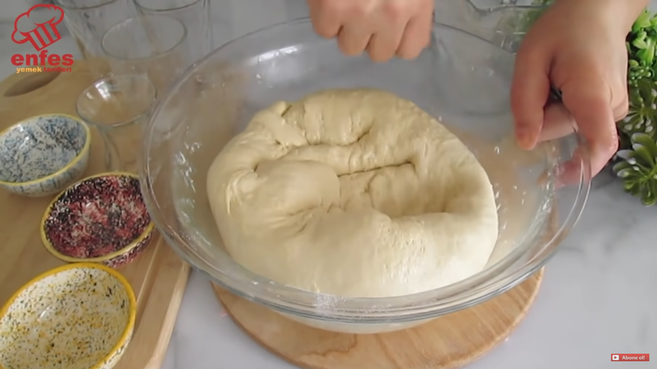 朝食にぴったりフライパンで作るモチモチ食感のトルコの絶品パン